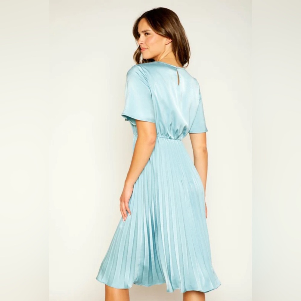 Dull Satin Pleated Dress With Waist Tie size medium - Picture 4 of 7